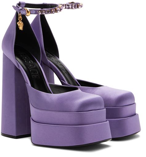 marchio versace chi e medusa|versace medusa platform heels.